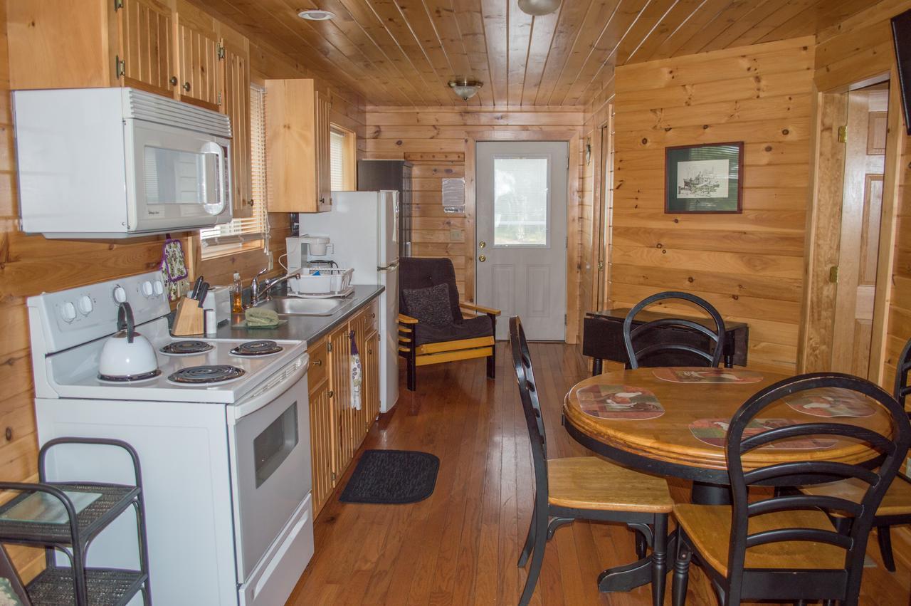 Отель Bayview Cabins Naples Экстерьер фото
